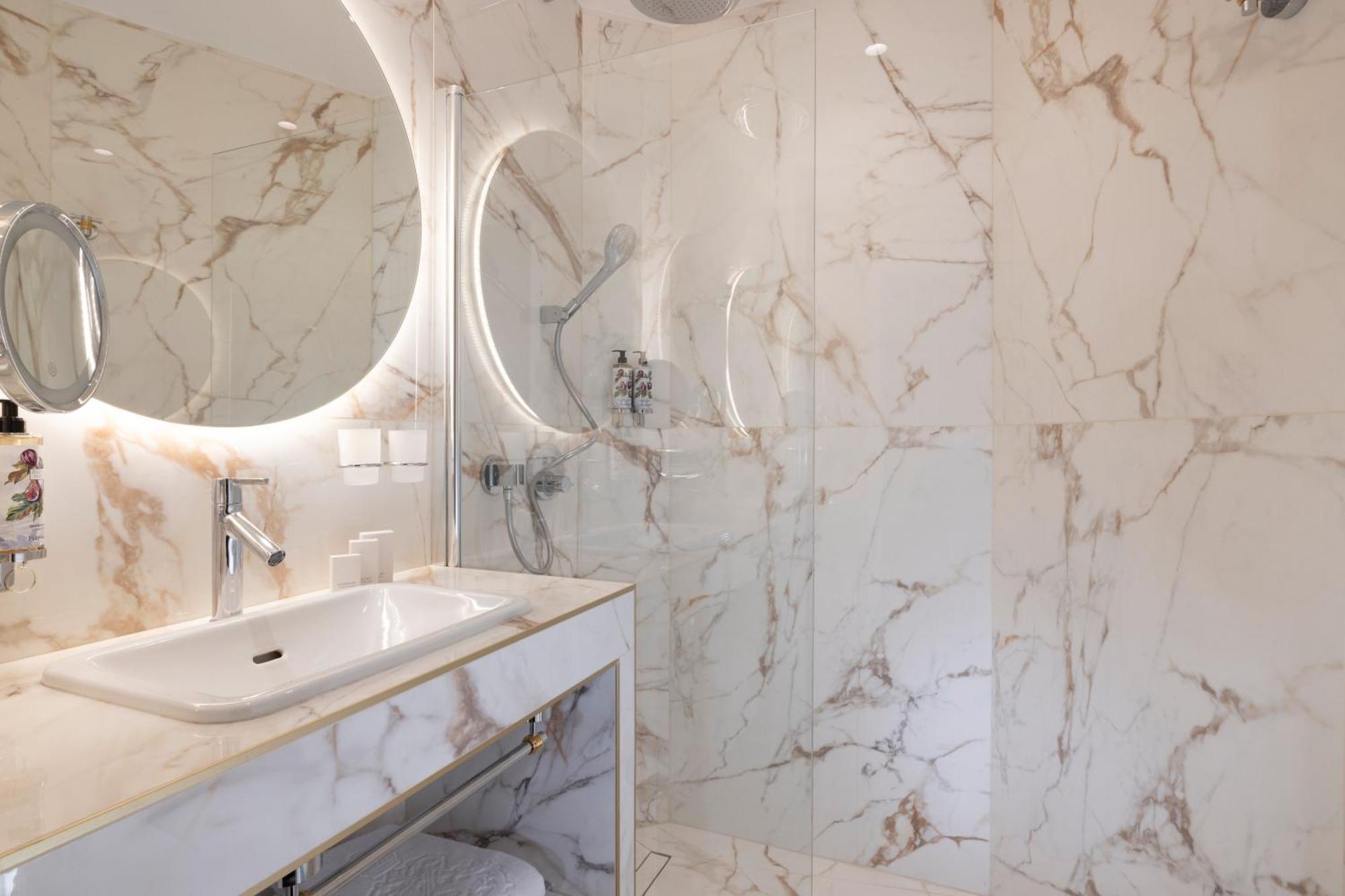 Hotel Kleber Paris & Spa Екстериор снимка