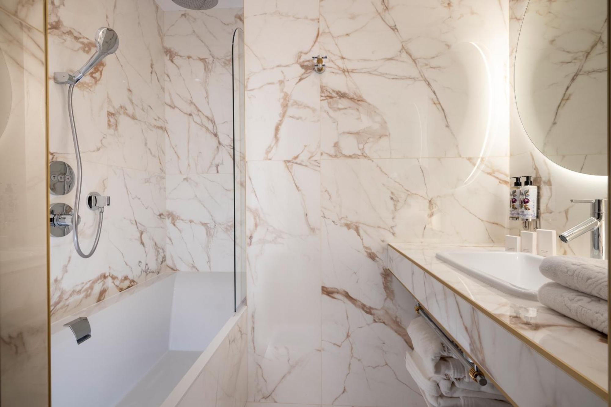 Hotel Kleber Paris & Spa Екстериор снимка